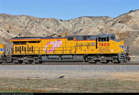 Railpicturesnet Photo Up 7400 Union Pacific Ge Es44ac At San Timoteo