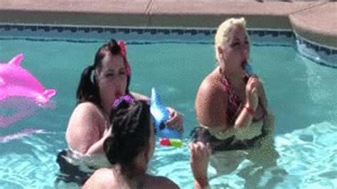 BBWs Eating And L Popsicles In Pool The Best BBW SSBBWS Clips4sale