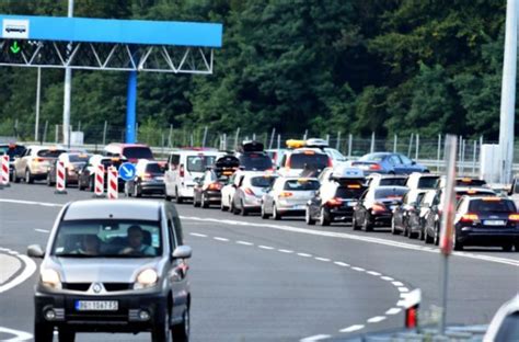 Za putnička vozila bez zadržavanja na granicama Teretnjaci čekaju po