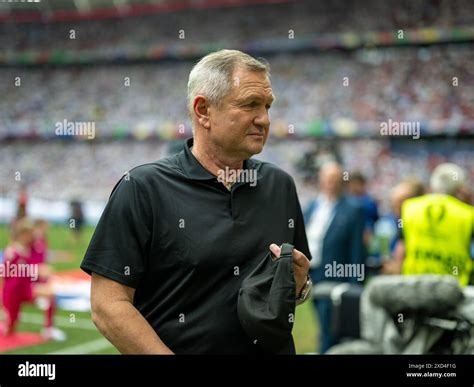 Matjaz Kek Slowenien Trainer Ger Slowenien Svn Vs Serbien Srb