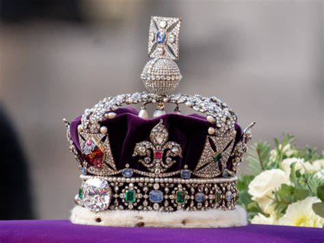Povestea coroanei imperiale britanice, giuvaierul încrustat cu aproape