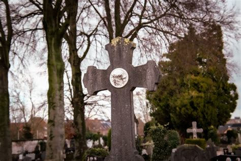 Cross, Tombstone, Cemetery Free Stock Photo - Public Domain Pictures