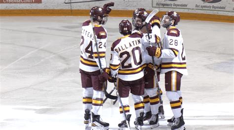 UMD men's hockey upends #11 Western Michigan - WDIO.com