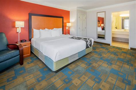 La Quinta Inn & Suites by Wyndham Irvine Spectrum | Irvine, CA Hotels