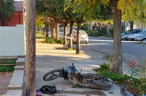 Un Motociclista En Grave Estado Tras Chocar Con Una Camioneta La