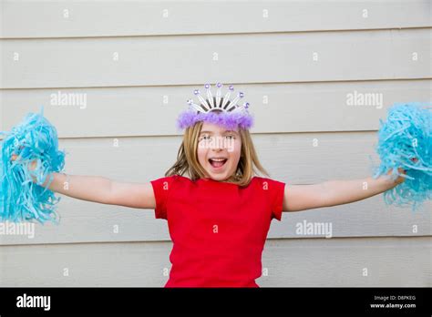 Blonde cheerleaderin Fotos und Bildmaterial in hoher Auflösung Alamy