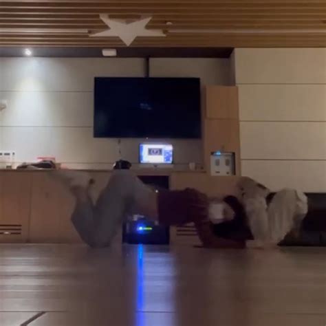 Yuri On Twitter Rt Godmitzu Dahyun Doing This Move Please Have