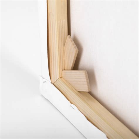 Cómo tensar el lienzo sobre un bastidor en 15 minutos | Todomarcos.es