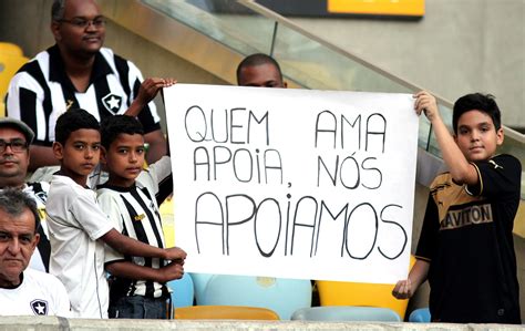 Euforia E Tens O Torcida Do Bota Apoia O Time Mas Passa Sufoco No