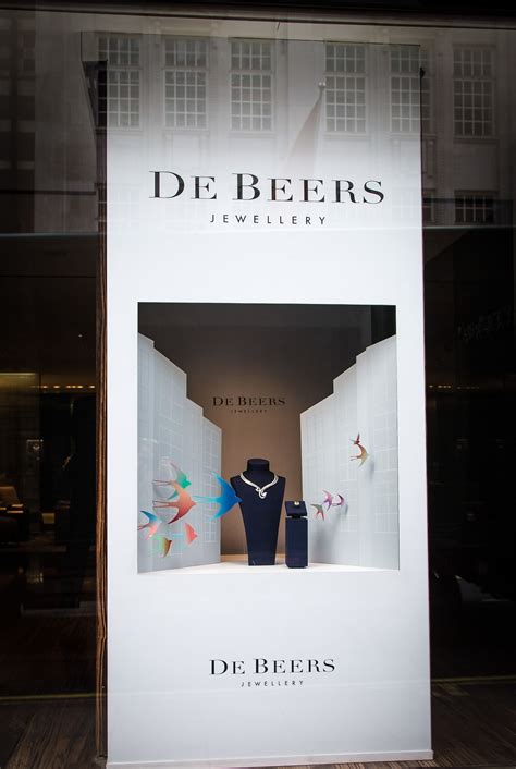 De Beers Spring 2015 Old Bond Street De Beers Window Display Visual