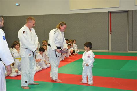 DOJO ASAHI Les photos de l arbre de Noël du judo club de Condrieu 19