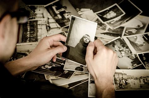 Fotos Gratis Mano Blanco Fotografía Fotógrafo Antiguo Foto