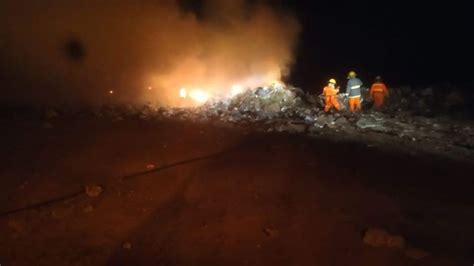 Incendio De Magnitud En El Basural Municipal De Arroyito