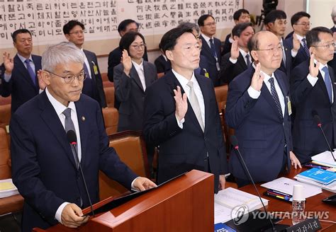 선서하는 천대엽 법원행정처장 연합뉴스