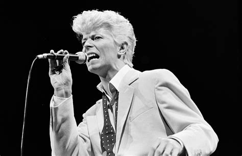 Hear David Bowie S Unreleased Stripped Down Let S Dance Demo Rolling Stone