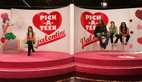 Victoria Justice Appears On The Nakedlodeon Show Naked Brothers