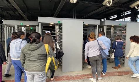 Radio Viva Fenix Transmilenio Instala Nuevas Puertas Anticolados En