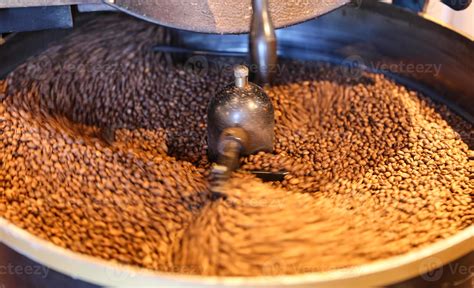 Green Coffee Beans Roasting 10295061 Stock Photo at Vecteezy