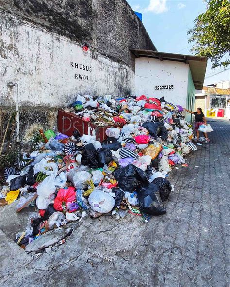 Tak Kunjung Diangkut Sampah Menggunung Di Tps Jogoyudan Jogjainfo Id