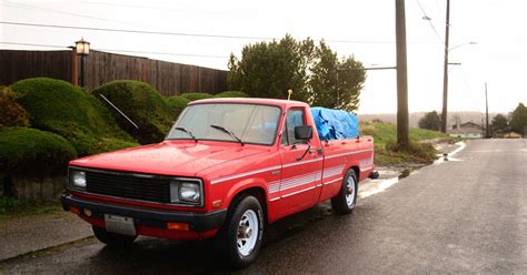 OLD PARKED CARS 1984 Mazda B2000 SE 5