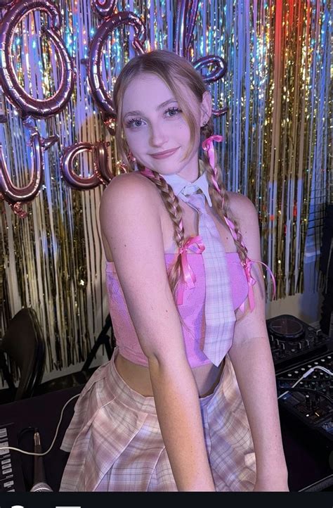 Ava Non Nude Screenshot 20240806 010026 Instagram Porn Pic