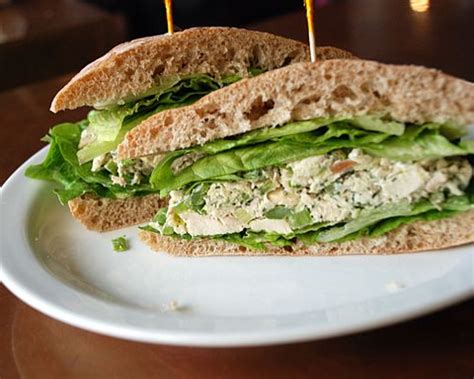 Chicken sandwich - Wikipedia