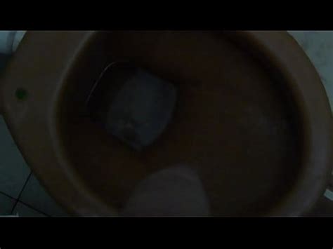 Joven meando después de correrse XVIDEOS