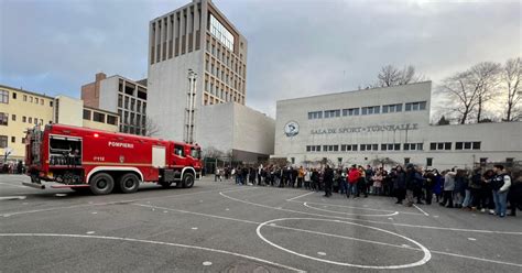 Alarm Fals De Incendiu Ntr Un Liceu Din Cluj Napoca De Elevi