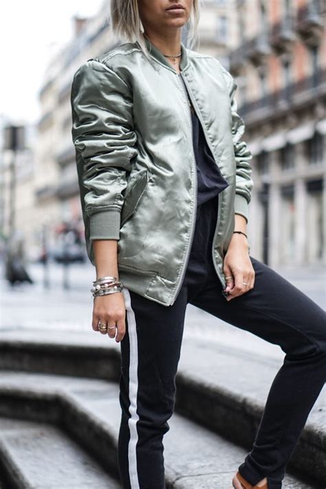 NUDE MINELLI N O H O L I T A