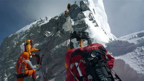 Everest Les Sherpas Népalais Renoncent à Toute Ascension Pour La