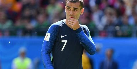 Antoine Griezmann Pourquoi Joue T Il En Manches Longues Purebreak