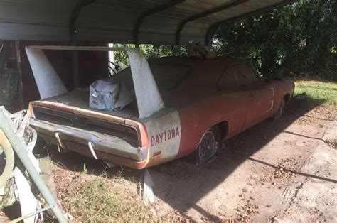 Decrepit Barn Find Dodge Charger Daytona To Be Auctioned To The