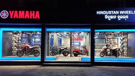 Yamaha Blue Square Outlets Number Reaches To In India Yamaha Motor