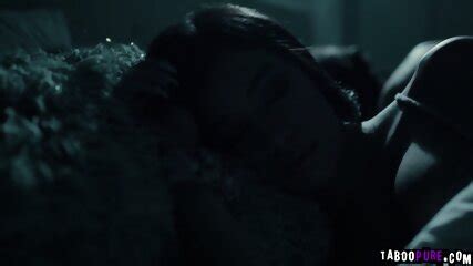 Ricky Spanish Sneaks Into Savannah Sixx Room And Demands Sex