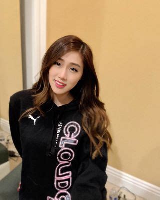 Yougelly Nude OnlyFans NudoStar TV