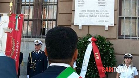 Bari Ricorda Le Vittime Della Strage Di Bologna Cerimonia A Palazzo Di