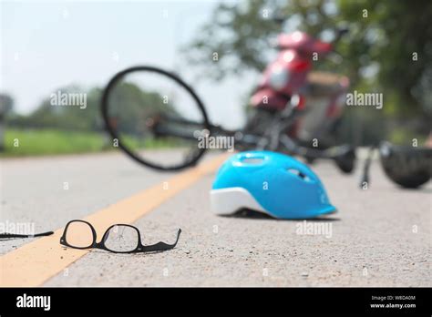 Accidentes Motos Fotografías E Imágenes De Alta Resolución Alamy