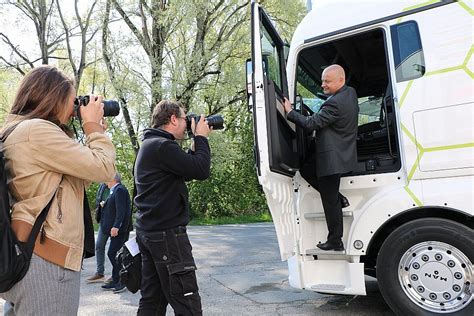 Erster Vollelektrischer 40 Tonnen Sattelzug In Der Schweiz Bei Der