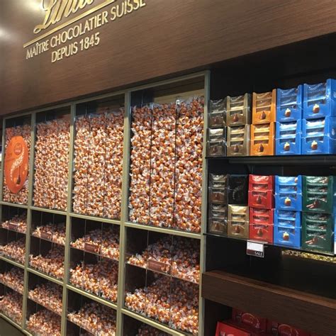 Lindt Factory Outlet - Chocolate Shop