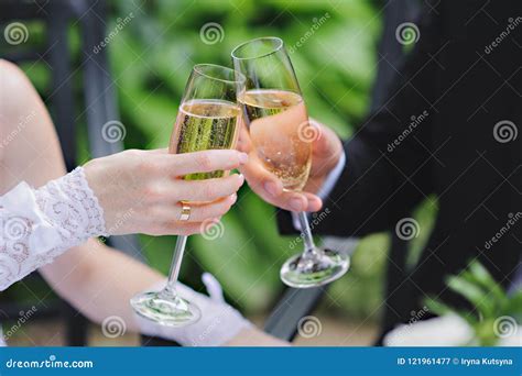 Wedding Couple Champagne Toast Stock Image Image Of Glass Table 121961477