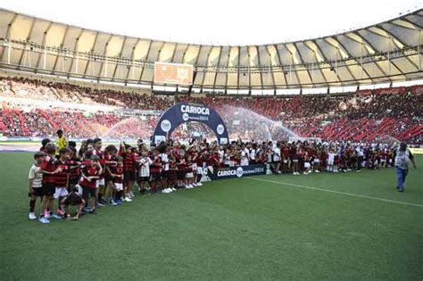 Flamengo supera o Vasco e passa a ser o maior campeão invicto do