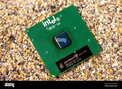 Pentium iii hi-res stock photography and images - Alamy