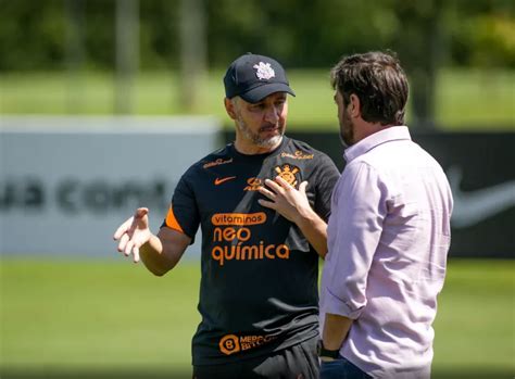 Presidente do Corinthians diz que foi enganado pelo técnico Vítor