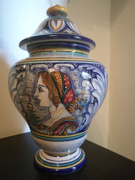 Deruta Vaso In Ceramica Con Un Ritratto Di Donna Catawiki