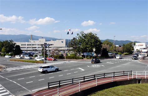 【写真・画像】鳥栖市庁舎、現地改築へ 策定委 利便性、拡張性を評価 行政・社会 佐賀新聞ニュース 佐賀新聞