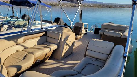 Lake Havasu's best pontoon boat rentals - Nautical Watersports