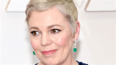 The Story Behind Olivia Colmans New Blonde Hair At The Oscars 2020 British Vogue