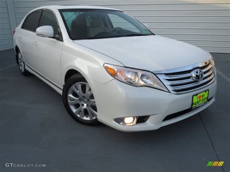 Blizzard White Pearl Toyota Avalon Gtcarlot Car