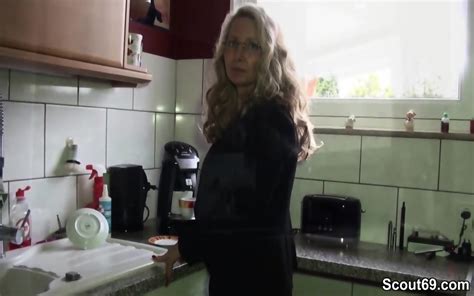 Geile Deutsche MILF Zusammen Mit Brilliant Titten Fickt Zusammen Mit Ihrem Cook