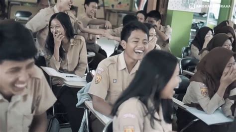 Angga Candra Prank Sekolah Jadi Guru Music Asep Nada Bikin Rusuh